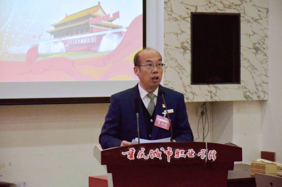 党委委员、副校长文斌宣读市学联、学校党组织批复.jpg 党委委员、副校长文斌宣读市学联、学校党组织批复.jpg